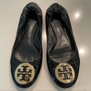 Tory Burch Black Flats With Gold Logo